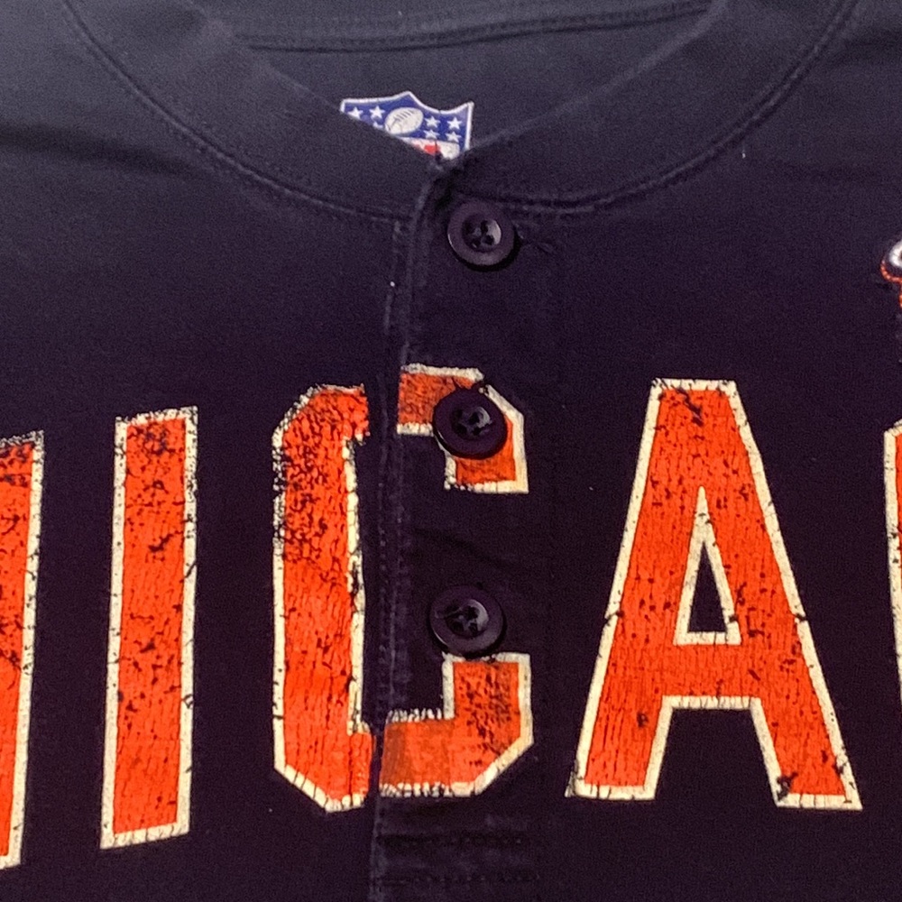 NFL Chicago Bears Men’s L/S Distressed Shirt, EUC, Size Medium - Picture 6 of 11